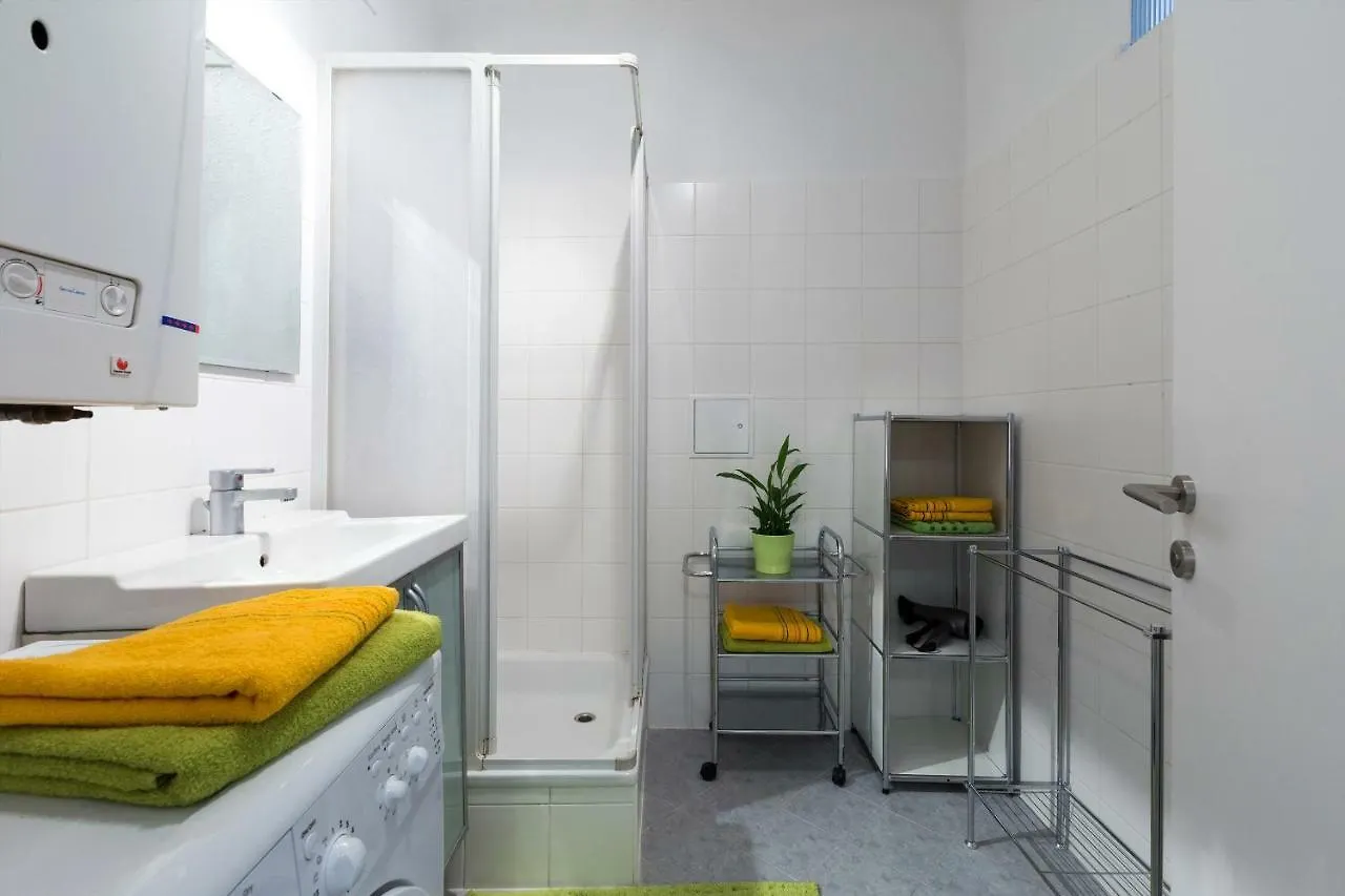 Apartment Rudolfsplatz Вена 0*,
